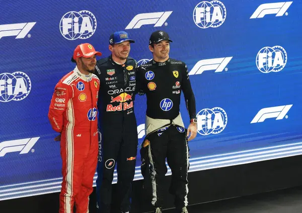 &ldquo;Dobbiamo superarlo in partenza&rdquo;: attenzione, per il GP di Singapore sar&agrave; lotta a fuoco tra Verstappen e le due Ferrari (non come l&rsquo;ultima volta, si spera)