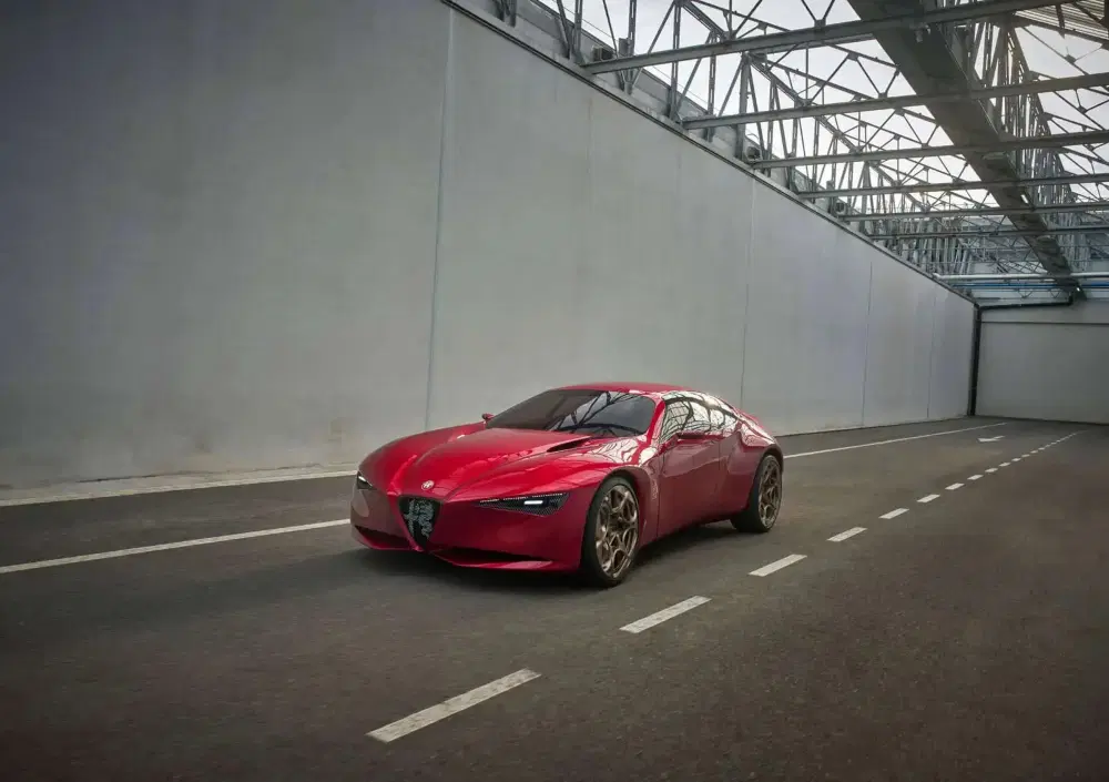 Cuore Rosso, il CEO di Alfa Romeo e Maserati svela il futuro del Biscione: “Motori termici, ibridi e