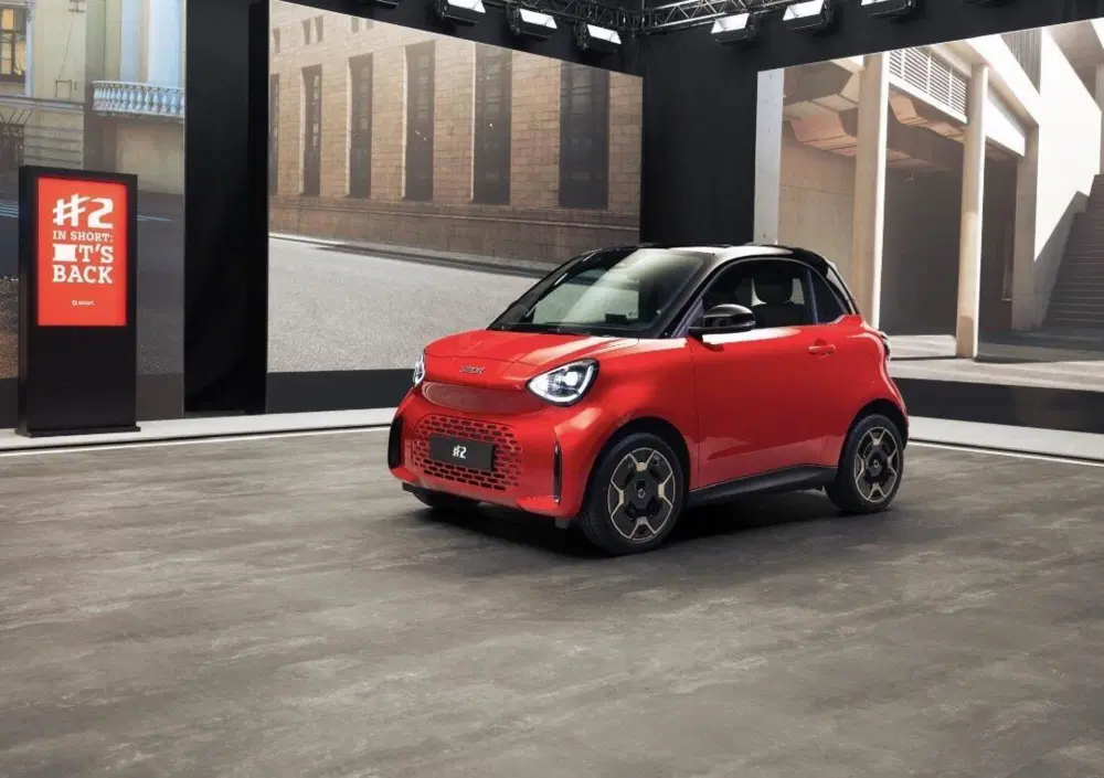 La Smart fortwo rinasce: al Salone di Parigi debutta la nuova Smart #2 elettrica