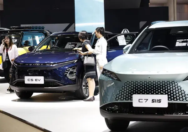 Vi spieghiamo il boom di Omoda e Jaecoo in Europa. Davvero sono le &ldquo;Range Rover di Temu&rdquo;?
