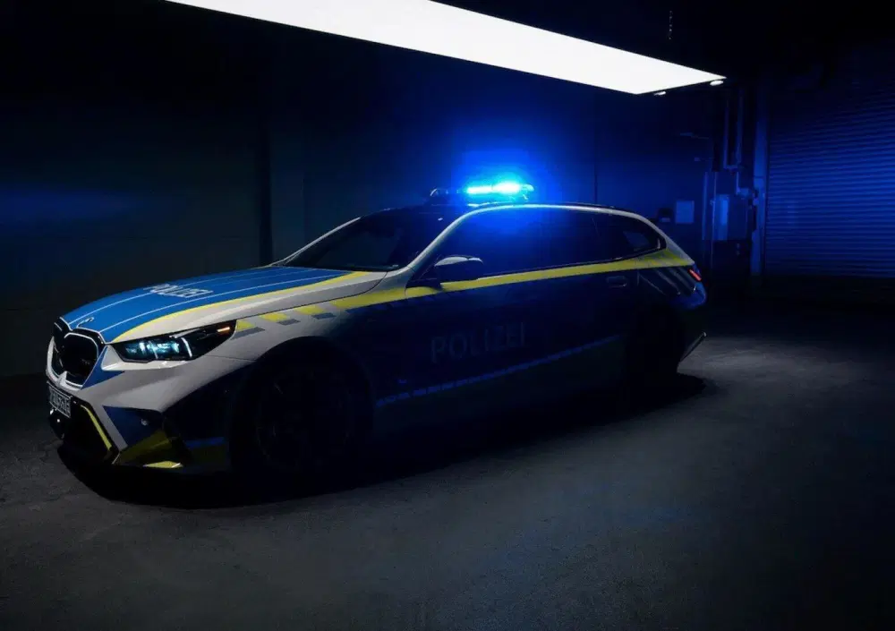 BMW M5 Touring diventa un'auto della Polizia tedesca: la vedremo davvero su strada?
