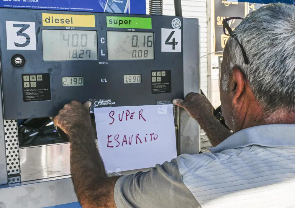 Carburante, stazioni Eni a secco: il blocco di Taranto ferma le consegne anche in Calabria