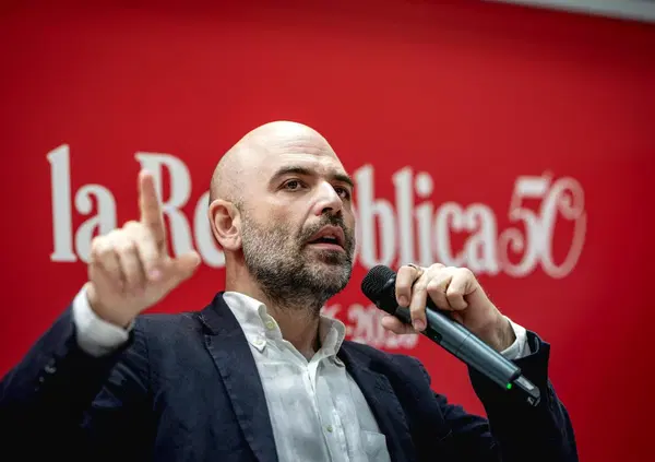 Che amico di merda! Roberto Saviano ricorda Dario Fo in prima pagina su Repubblica ma in realt&agrave; copia il libro di un attore senza citare la fonte (ancora&hellip;). Dopo MOW ci ricasca