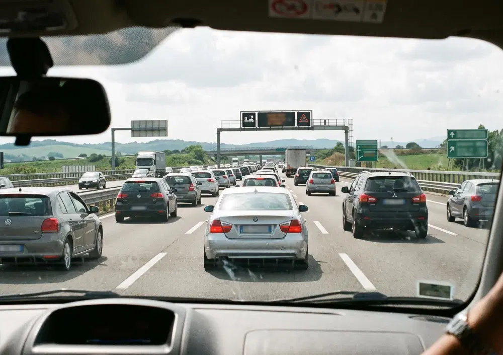 Corsia centrale e sorpasso a destra in autostrada: cosa cambia con il nuovo Codice della Strada