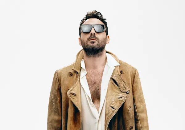 &ldquo;Al pubblico far&agrave; cagare!&rdquo; Siamo stati a Londra al live in anteprima di &ldquo;Amateur&rdquo; di Cesare Cremonini, che stavolta rinasce esordiente e se ne fotte di tutto e tutti. Il reportage