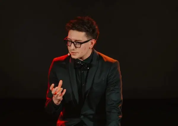 Intervista totale al comico Shamzy: &ldquo;I TikToker non hanno voglia di fare niente? Pure io. La differenza &egrave; tra chi &egrave; sincero e chi no&rdquo;